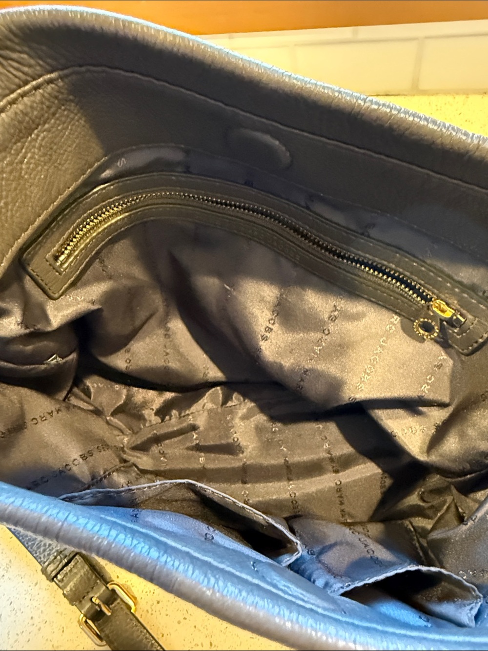 Marc by Marc Jacobs New Q Hillier Hobo with Crossbody Strap - Picture 5 of 8